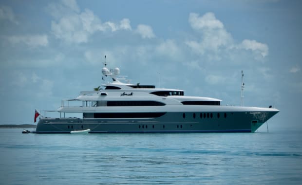 We Took a Bahamas Yacht Trip to See Swimming Pigs and the 'Thunderball Grotto’