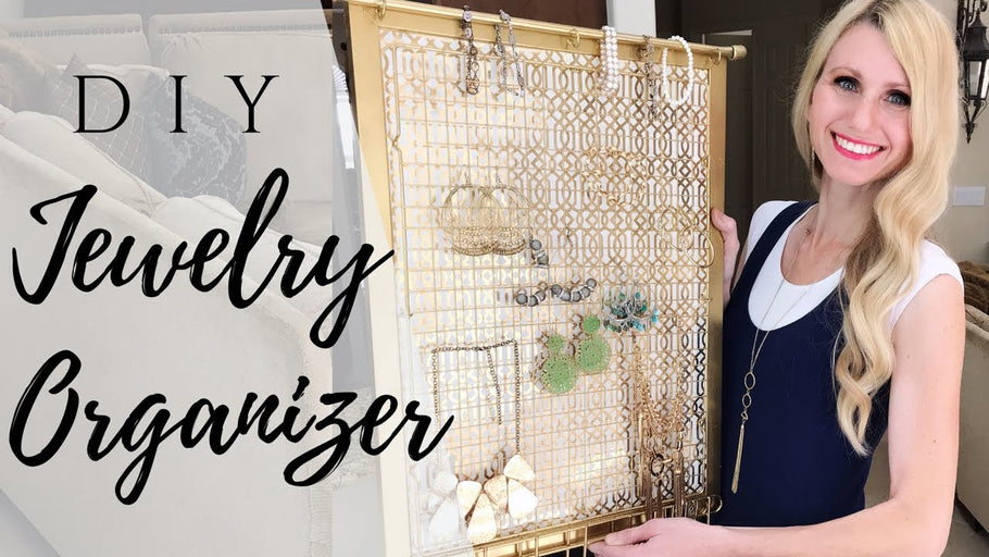 DIY JEWELRY ORGANIZER (JEWELRY DISPLAY FRAME) by Lisa Burningham (2 years ago)