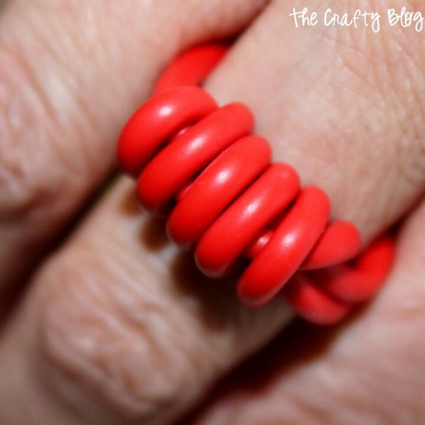 Create beautiful DIY jewelry with electrical wire! Below is the complete step-by-step tutorial on how to make an electrical wire ring.