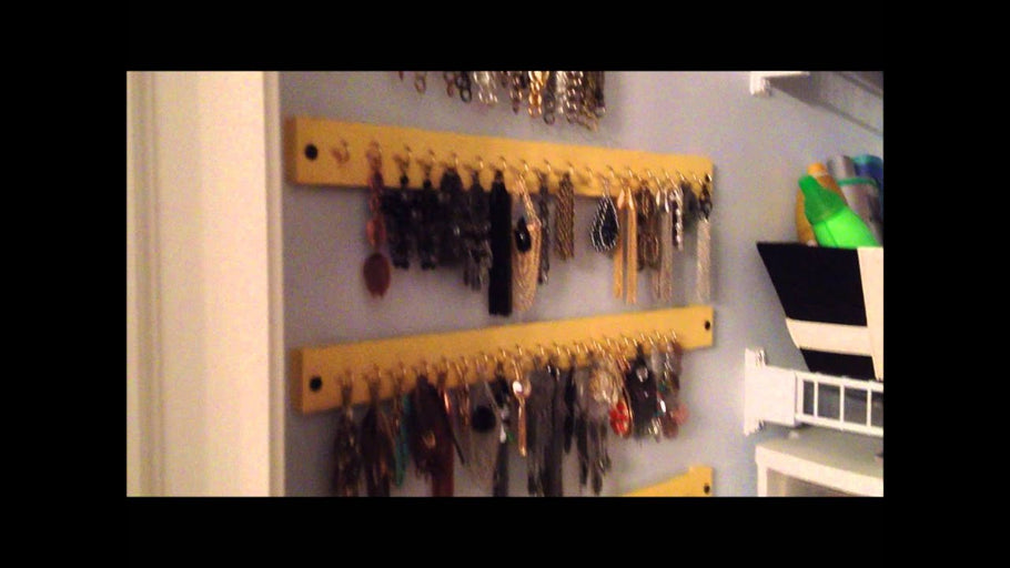 Hanging Jewelry Organizer.wmv by Beckie Farrant (8 years ago)