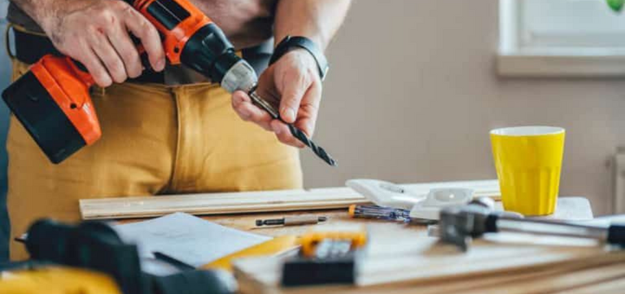 7 Best Cordless Power Tool Combo Kits [2021 Reviews]