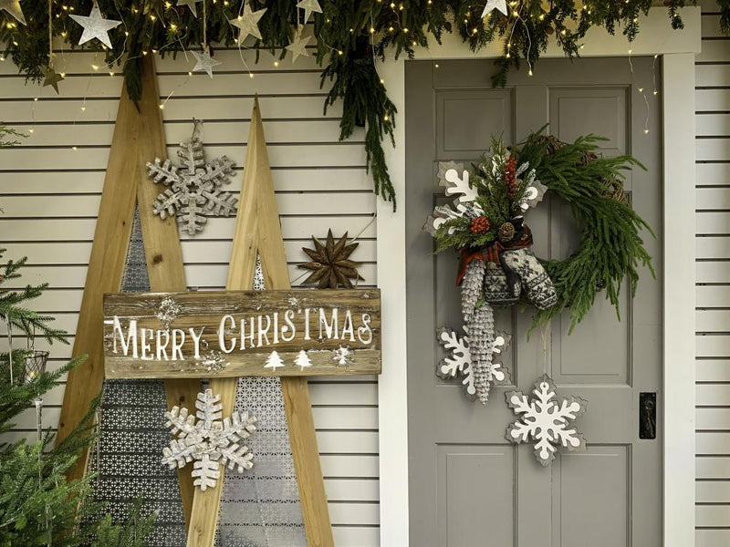 40 Christmas Door Decorations To Greet Your Guests With This Year