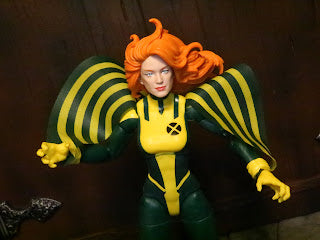 Action Figure Review: Siryn from Marvel Legends Series: X-Men by Hasbro